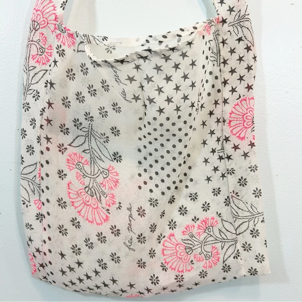 Free People White and Pink Floral Hobo Market Beach Bag Bohemian